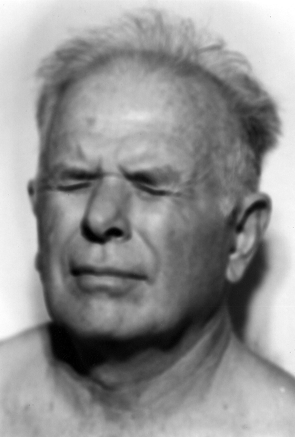 Helen Zout. Argentina. Jorge Julio Lo¦üpez, sobreviviente del centro clandestino Arana, La Plata. 2000 b