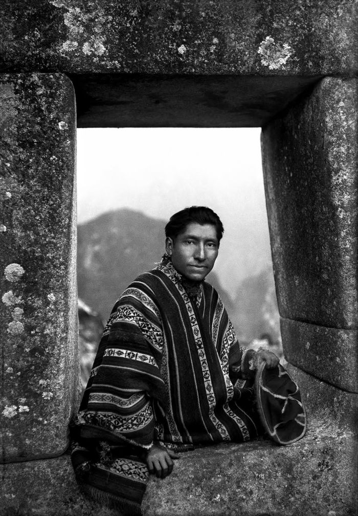 Autorretrato de Martín Chambi, en Fola.