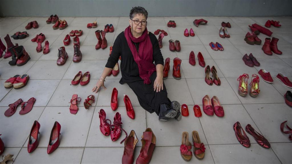 «Artivismo»: cientos de zapatos rojos dan la vuelta al mundo contra el&nbsp;femicidio