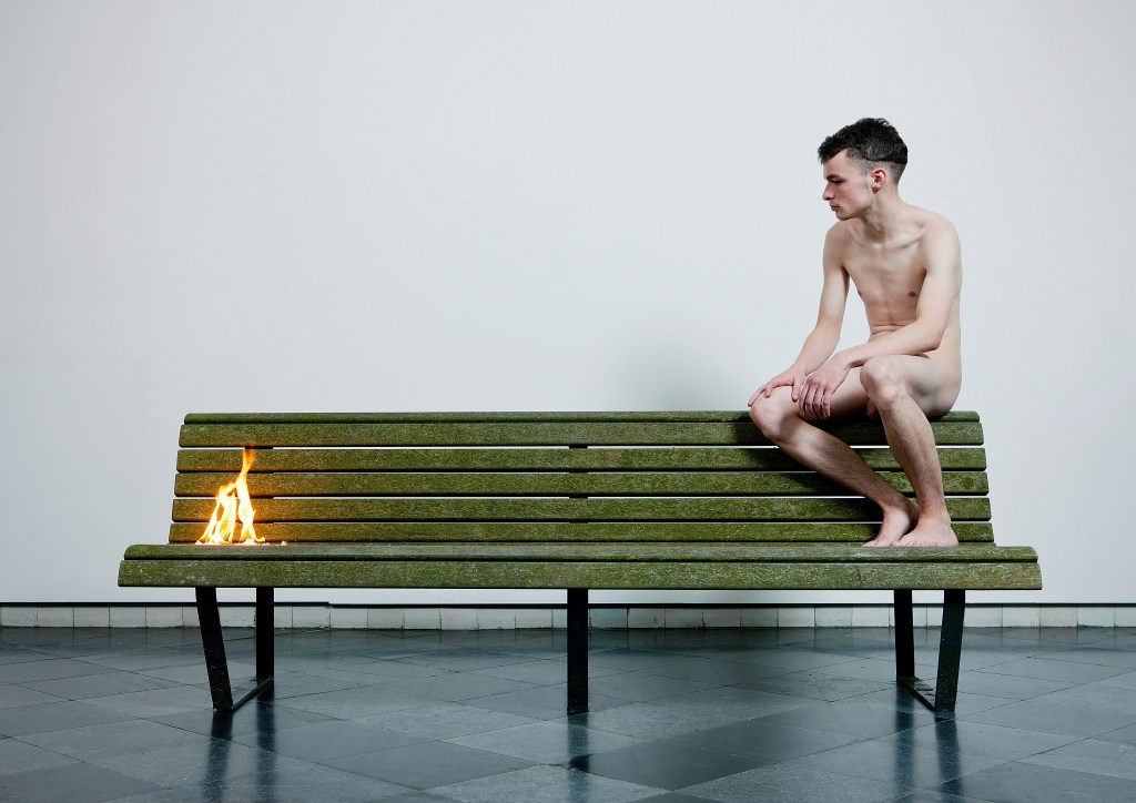 011-de-hallen-roger-hiorns-2012-ph-gj-vanrooij